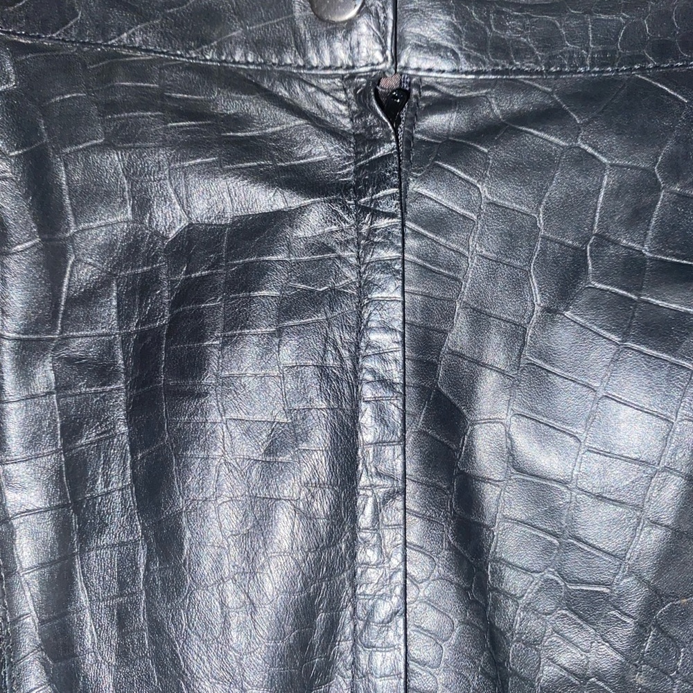 Toffs Leather skirt, 100% leather, crocodile print, back split, Size 16